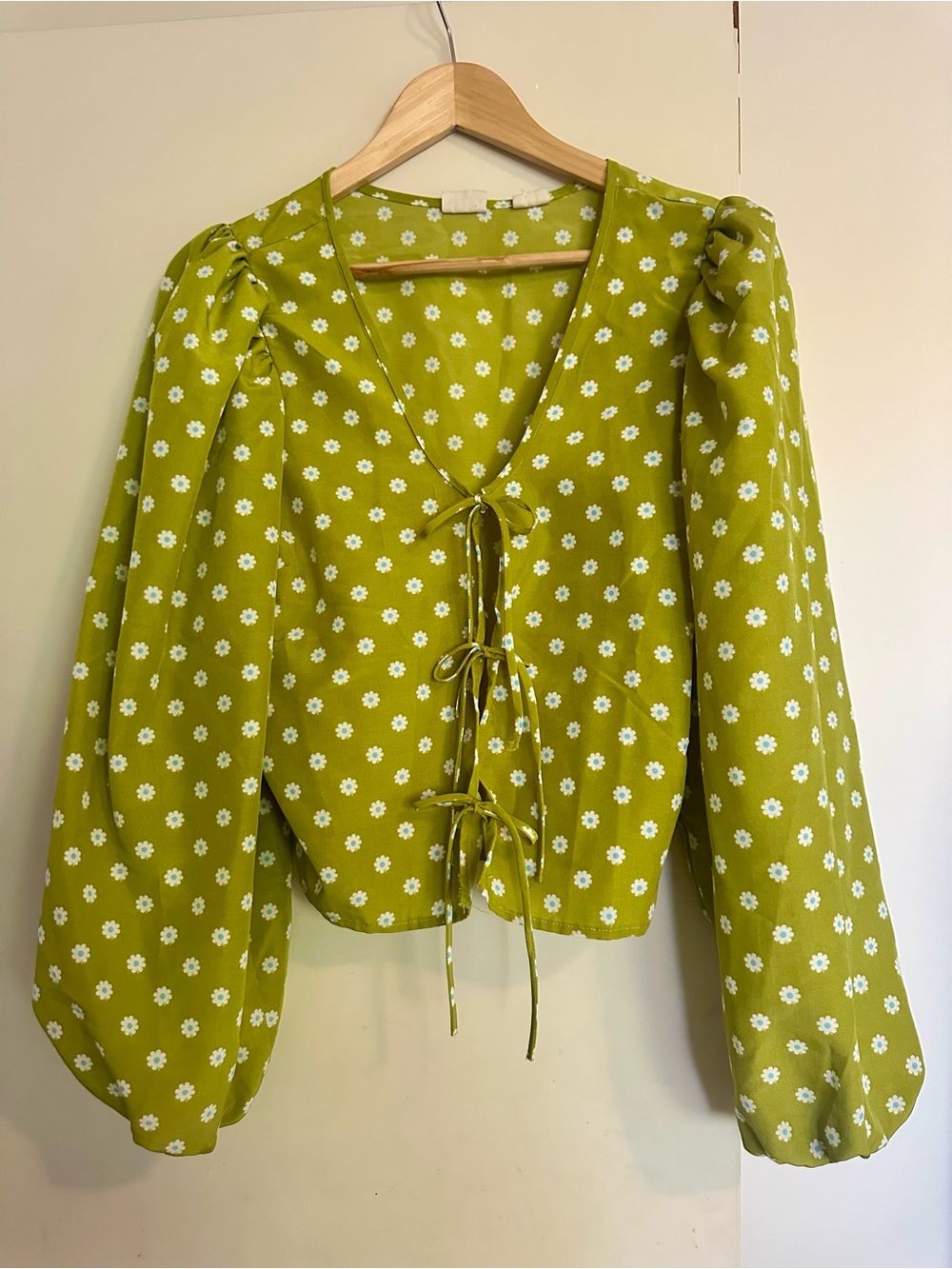 Levi’s Daisy print Tie-Front Blouse